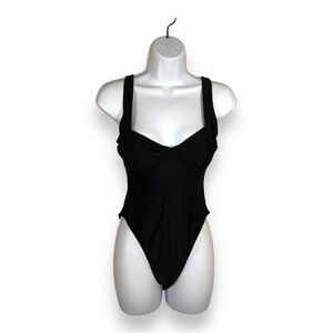 MEDIUM BLACK BODYSUIT SLEEVELESS UNDERWIRE SNRKLBR STRETCH